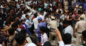 Police baton-charge supporters of India’s cockroach movement as thousands gather for march on parliament – World
