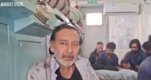 Pakistani hostages held by Somali pirates issue new distress message seeking govt help