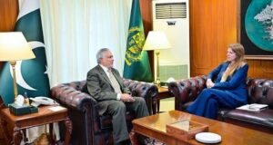Dar, review bilateral relations in meeting with British HC, Turkish ambassador